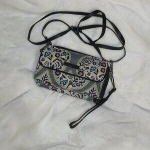 Vera Bradley RFID All-in-one Crossbody/wristlet*EUC*Heritage Leaf